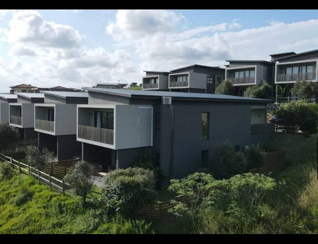 3 BEDROOM TOWNHOUSE FOR SALE IN PALM LAKES ESTATE
